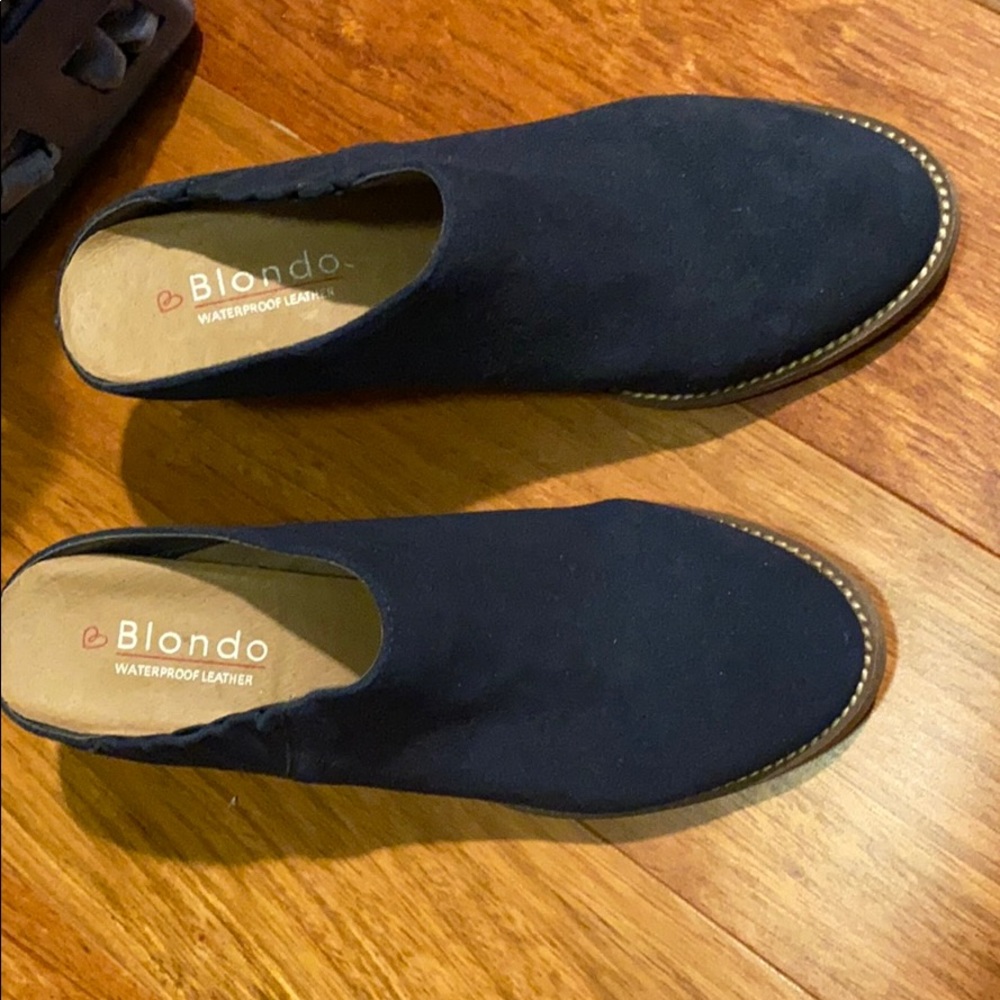 Blonde mules